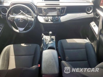 Zdjęcie 8 z 13 samochodu: 2017 TOYOTA RAV4 LE VIN:JTMZFREV0HJ121163 - miniatura