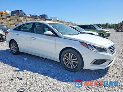 Czwarte zdjęcie samochodu z boku: 2016 HYUNDAI SONATA SE VIN:5NPE24AF6GH306997 - miniatura