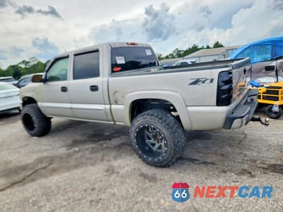 Drugie zdjęcie samochodu z przodu: 2005 GMC NEW SIERRA K1500 VIN:2GTEK13T051323780 - miniatura