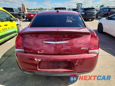 Zdjęcie 6 z 12 samochodu: 2018 CHRYSLER 300 S VIN:2C3CCABG7JH142934 - miniatura