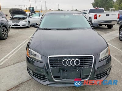 Piąte zdjęcie samochodu w środku: 2011 AUDI A3 PREMIUM PLUS VIN:WAUKEAFM8BA081396 - miniatura