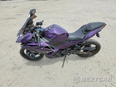 Trzecie zdjęcie samochodu z tyłu: 2025 KAWASAKI EX500 VIN:ML5EXGG17SDA69446 - miniatura