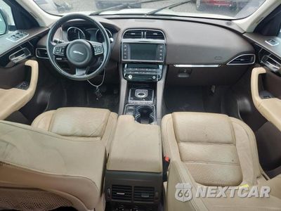 Zdjęcie 8 z 12 samochodu: 2017 JAGUAR F-PACE PRESTIGE VIN:SADCK2BN6HA490174 - miniatura