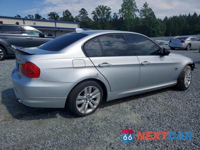 Trzecie zdjęcie samochodu z tyłu: 2010 BMW 335 XI VIN:WBAPL3C55AA407996 - miniatura