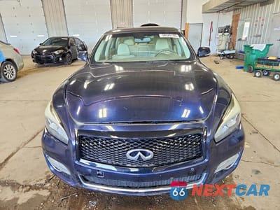 Piąte zdjęcie samochodu w środku: 2017 INFINITI Q70L 3.7 VIN:JN1BY1PP0HM170506 - miniatura