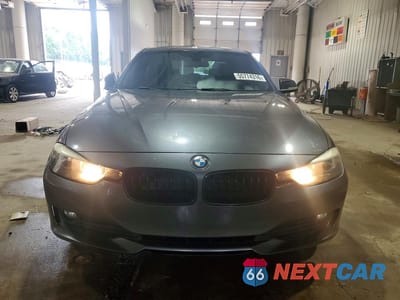 Piąte zdjęcie samochodu w środku: 2015 BMW 320 I XDRIVE VIN:WBA3C3C5XFK200648 - miniatura