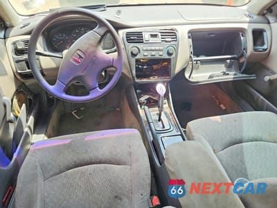 Zdjęcie 8 z 12 samochodu: 2002 HONDA ACCORD VALUE VIN:1HGCF86602A055682 - miniatura