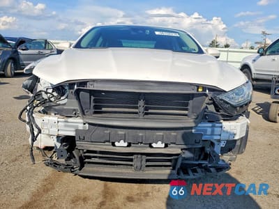 Piąte zdjęcie samochodu w środku: 2019 FORD FUSION SE VIN:3FA6P0LUXKR126363 - miniatura