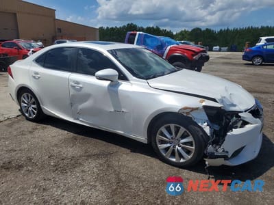 Czwarte zdjęcie samochodu z boku: 2016 LEXUS IS 200T VIN:JTHBA1D23G5008323 - miniatura