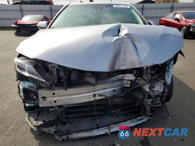 Piąte zdjęcie samochodu w środku: 2020 TOYOTA CAMRY SE VIN:4T1J31AK8LU529948 - miniatura