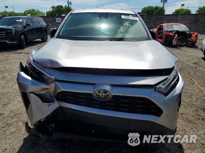 Piąte zdjęcie samochodu w środku: 2025 TOYOTA RAV4 LE VIN:2T3H1RFV3SC311610 - miniatura