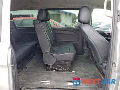 Zdjęcie 11 z 13 samochodu: 2016 MERCEDES-BENZ METRIS VIN:WD4PG2EE4G3086454 - miniatura