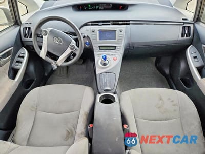 Zdjęcie 8 z 13 samochodu: 2014 TOYOTA PRIUS THREE VIN:JTDKN3DU7E1744110 - miniatura