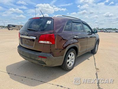 Czwarte zdjęcie samochodu z boku: 2013 KIA SORENTO LX VIN:5XYKT3A68DG391838 - miniatura