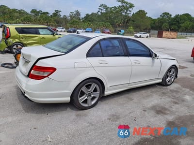 Trzecie zdjęcie samochodu z tyłu: 2010 MERCEDES-BENZ C 300 VIN:WDDGF5EB6AF376176 - miniatura
