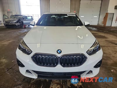 Piąte zdjęcie samochodu w środku: 2024 BMW 228I VIN:WBA53AK02R7R52760 - miniatura