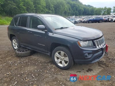 Czwarte zdjęcie samochodu z boku: 2014 JEEP COMPASS LATITUDE VIN:1C4NJDEB3ED530824 - miniatura