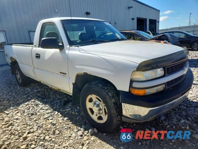 Czwarte zdjęcie samochodu z boku: 2000 CHEVROLET SILVERADO K1500 VIN:1GCEK14T5YE330905 - miniatura