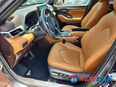 Zdjęcie 7 z 13 samochodu: 2020 TOYOTA HIGHLANDER HYBRID PLATINUM VIN:5TDEBRCH7LS006322 - miniatura