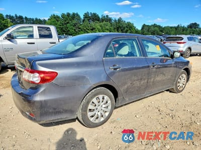Trzecie zdjęcie samochodu z tyłu: 2013 TOYOTA COROLLA LE VIN:2T1BU4EE8DC988505 - miniatura