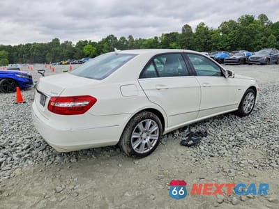 Trzecie zdjęcie samochodu z tyłu: 2012 MERCEDES-BENZ E 350 4MATIC VIN:WDDHF8JBXCA547183 - miniatura