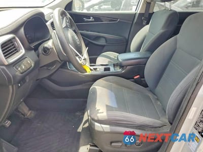 Zdjęcie 7 z 13 samochodu: 2019 KIA SORENTO LX V6 VIN:5XYPG4A54KG490709 - miniatura