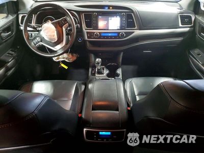Zdjęcie 8 z 13 samochodu: 2016 TOYOTA HIGHLANDER XLE VIN:5TDJKRFHXGS506510 - miniatura