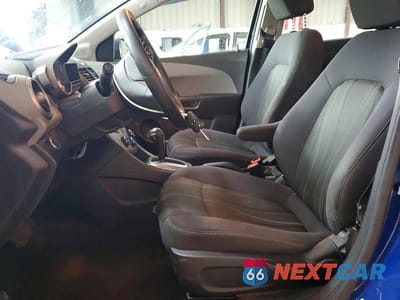 Zdjęcie 7 z 12 samochodu: 2014 CHEVROLET SONIC VIN:1G1JC5SG4E4116880 - miniatura