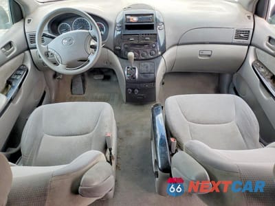 Zdjęcie 8 z 13 samochodu: 2004 TOYOTA SIENNA LE 8 PASSENGER VIN:5TDZA23C94S079581 - miniatura