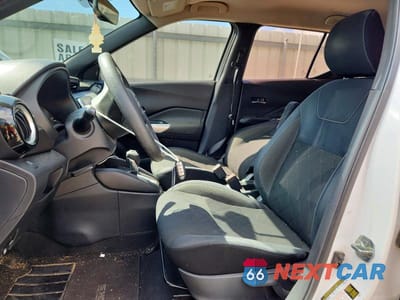 Zdjęcie 7 z 13 samochodu: 2018 NISSAN KICKS SV VIN:3N1CP5CU3JL527171 - miniatura