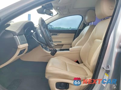 Zdjęcie 7 z 12 samochodu: 2018 JAGUAR XF PRESTIGE VIN:SAJBE4EV4JCY56098 - miniatura