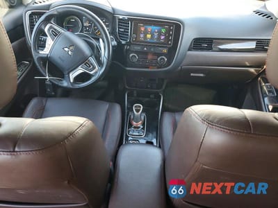 Zdjęcie 8 z 12 samochodu: 2018 MITSUBISHI OUTLANDER SE VIN:JA4J24A56JZ045564 - miniatura