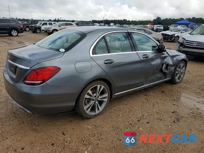 Trzecie zdjęcie samochodu z tyłu: 2019 MERCEDES-BENZ C 300 VIN:55SWF8DBXKU309058 - miniatura