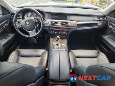 Zdjęcie 8 z 12 samochodu: 2012 BMW 750 LXI VIN:WBAKC8C55CC437756 - miniatura
