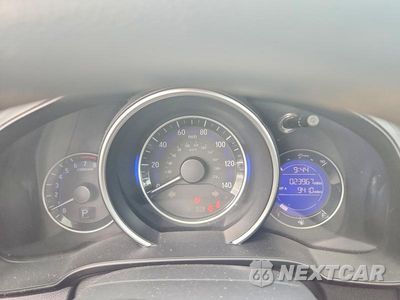 Zdjęcie 9 z 12 samochodu: 2016 HONDA FIT EX VIN:JHMGK5H77GX032127 - miniatura