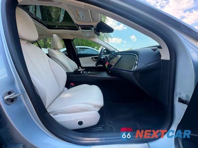 Piąte zdjęcie samochodu w środku: 2025 MERCEDES-BENZ E 350 4MATIC VIN:W1KLF4HB4SA109122 - miniatura