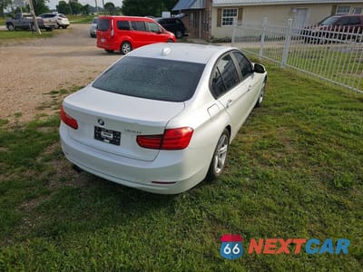 Czwarte zdjęcie samochodu z boku: 2012 BMW 328 I VIN:WBA3A5C53CF347108 - miniatura