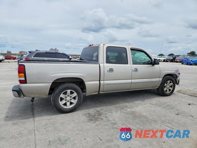 Trzecie zdjęcie samochodu z tyłu: 2005 GMC NEW SIERRA C1500 VIN:2GTEC13T651283475 - miniatura