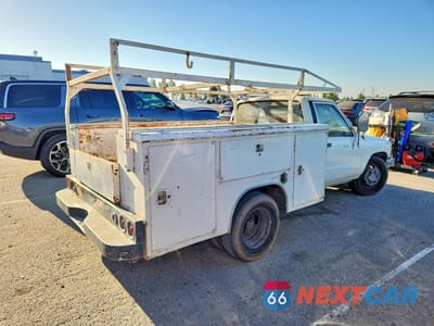 Trzecie zdjęcie samochodu z tyłu: 1987 TOYOTA PICKUP CAB CHASSIS RN55 VIN:JT5RN55T2H7008737 - miniatura