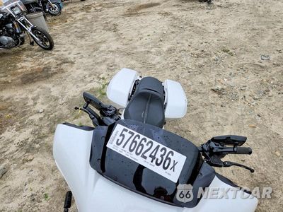 Piąte zdjęcie samochodu w środku: 2024 HARLEY-DAVIDSON FLHX VIN:1HD1KB712RB643085 - miniatura