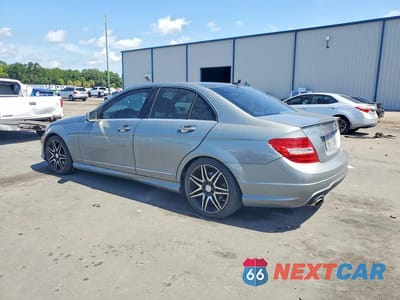 Drugie zdjęcie samochodu z przodu: 2013 MERCEDES-BENZ C 250 VIN:WDDGF4HB6DR296384 - miniatura