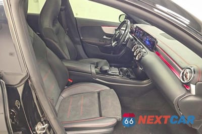 Piąte zdjęcie samochodu w środku: 2023 MERCEDES-BENZ CLA 250 VIN:W1K5J4GB4PN373112 - miniatura