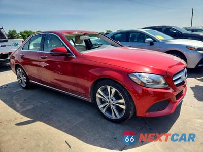 Czwarte zdjęcie samochodu z boku: 2017 MERCEDES-BENZ C 300 VIN:55SWF4JB6HU228788 - miniatura