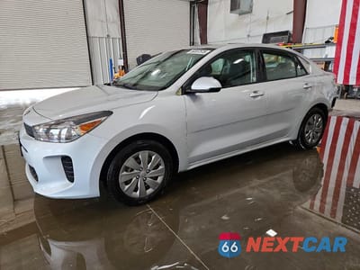 2020 KIA RIO S 3KPA24AD8LE356392 - główne zdjęcie licytacji z USA - miniatura