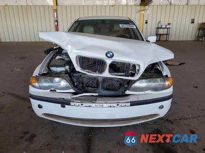 Piąte zdjęcie samochodu w środku: 2004 BMW 325 I VIN:WBAEV334X4KR30356 - miniatura