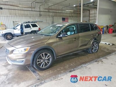 2016 VOLVO V60 CROSS COUNTRY PREMIER YV4612HKXG1012232 - główne zdjęcie licytacji z USA - miniatura