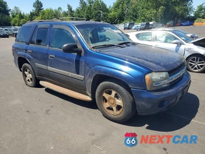 Czwarte zdjęcie samochodu z boku: 2004 CHEVROLET TRAILBLAZER LS VIN:1GNDT13S742136221 - miniatura