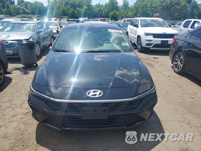 Piąte zdjęcie samochodu w środku: 2025 HYUNDAI ELANTRA SEL SPORT VIN:KMHLM4DG0SU883332 - miniatura