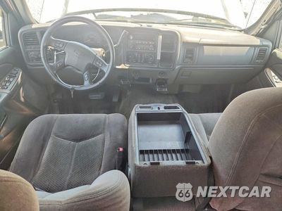 Zdjęcie 8 z 12 samochodu: 2006 CHEVROLET SILVERADO C1500 VIN:2GCEC13T361228564 - miniatura