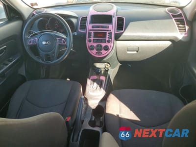 Zdjęcie 8 z 13 samochodu: 2013 KIA SOUL BASE VIN:KNDJT2A55D7585365 - miniatura